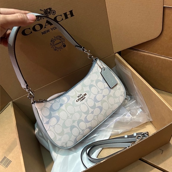 Meet the Posher Handbags - Coach Gradient Blue Crossbody Bag